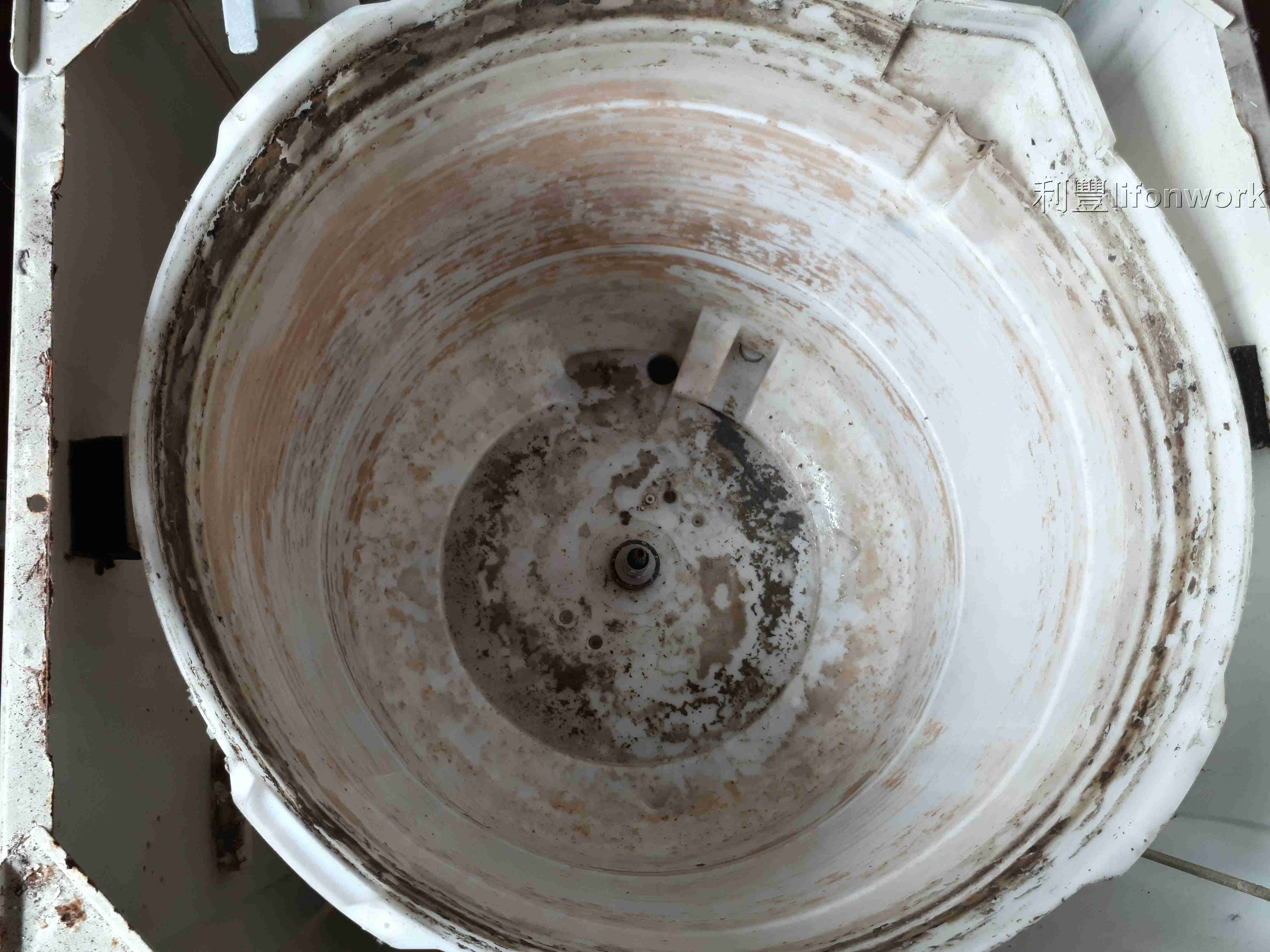 高雄清洗台灣三洋滾筒式洗衣機